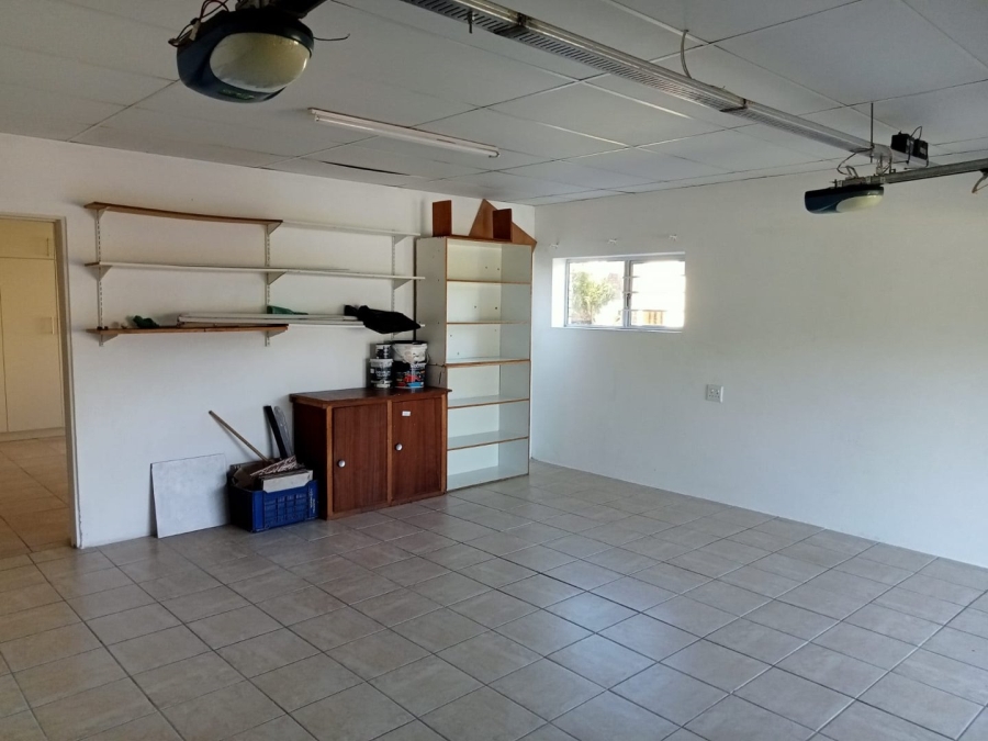 To Let 3 Bedroom Property for Rent in Denneoord Western Cape